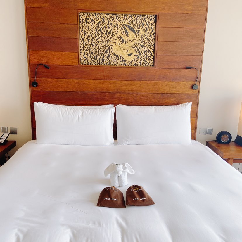 fluffy bed and clean bedding. Spa poo; suite at Paresa.